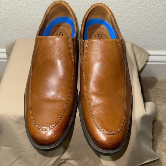 CLARKS Men’s Whiddon Step Dark Tan
Leather Slip-on Loafer 9.5M - Picture 8 of 13